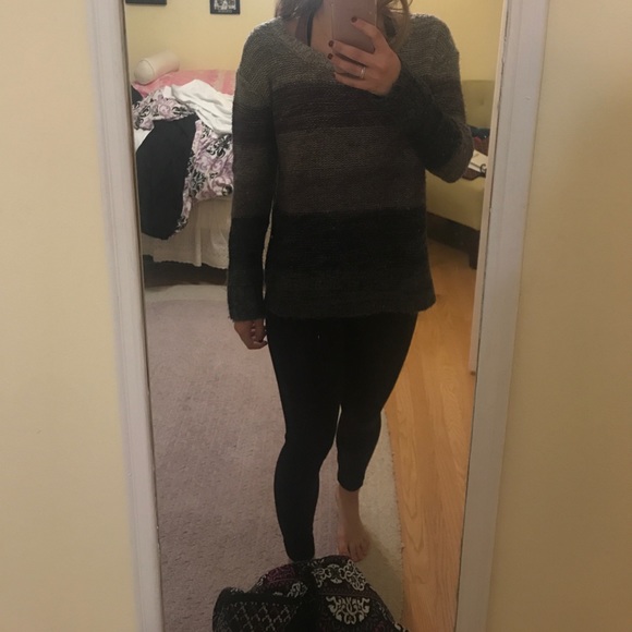 LA Hearts sweater - Picture 3 of 3