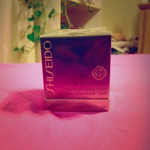SHISEIDO Future Solution Total Regenerating Cream