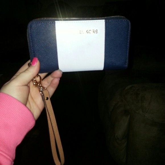 Michael kors wallet