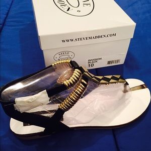 Steve Madden black Invision sandals