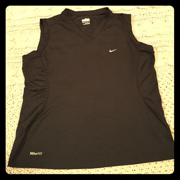 ⛔️SOLD⛔️ Nike Dri-Fit Tank - Picture 1 of 1