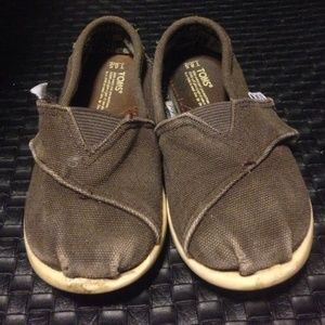 Brown size 8.5 toms