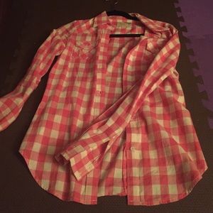 Fun gingham top!