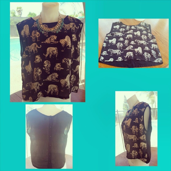 Forever 21 Tops - Fab blouse free necklace earrings final sale price