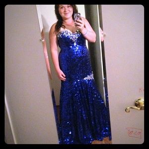 🚫SOLD LOCALLY🚫 Blue prom dress!