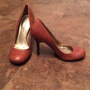 Jessica Simpson brown pumps