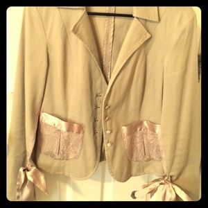 🚫SOLD🚫Tan Blazer w/ Satin and Lace detail