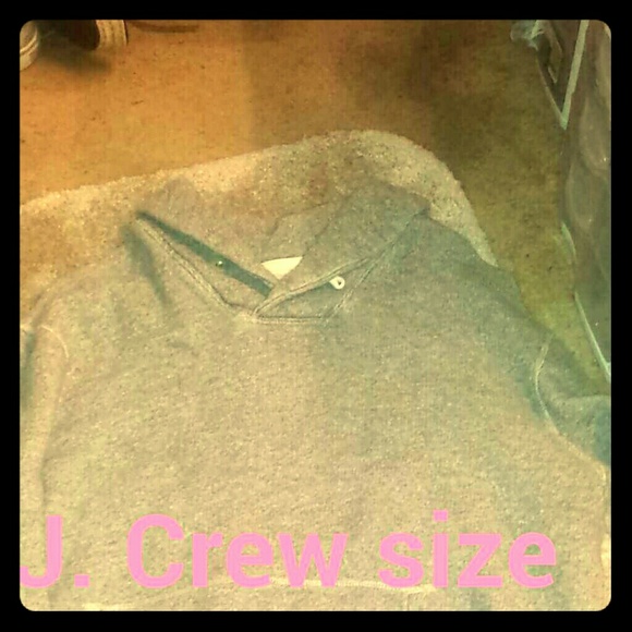 Sweater. Grey.