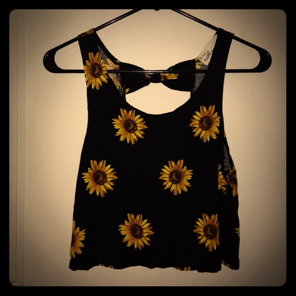 Sunflower crop top 🌻