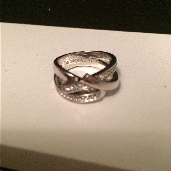 💍Lia Sophia fashion ring 💍