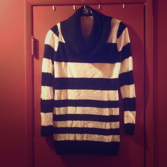 Black and White Cowl Neck Sweater - size M
