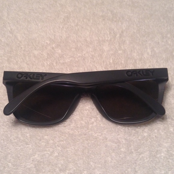 Trade only. Don't touch