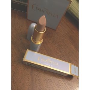 MAC LE Cinderella Free as a Butterfly