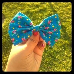 Flowers in the Sky Classic Hair Bow