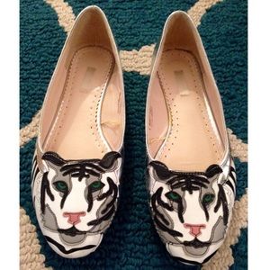 Cooperative Siberian White Tiger Flat Shoes (UO)