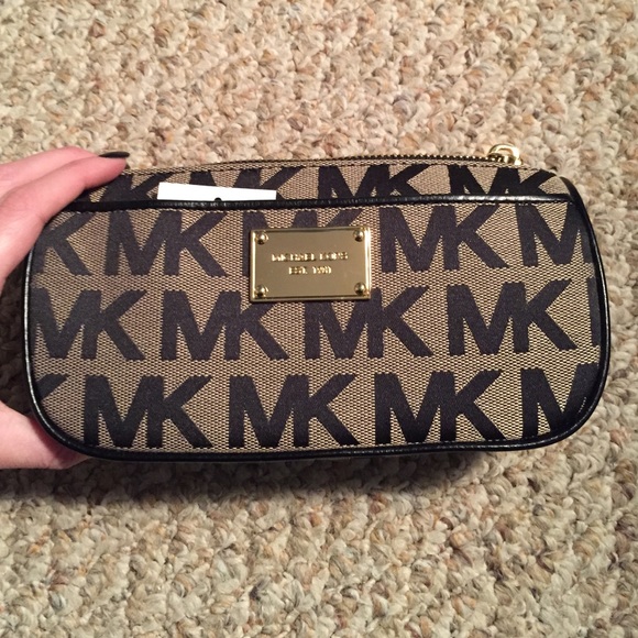 Michael Kors "travel pouch"