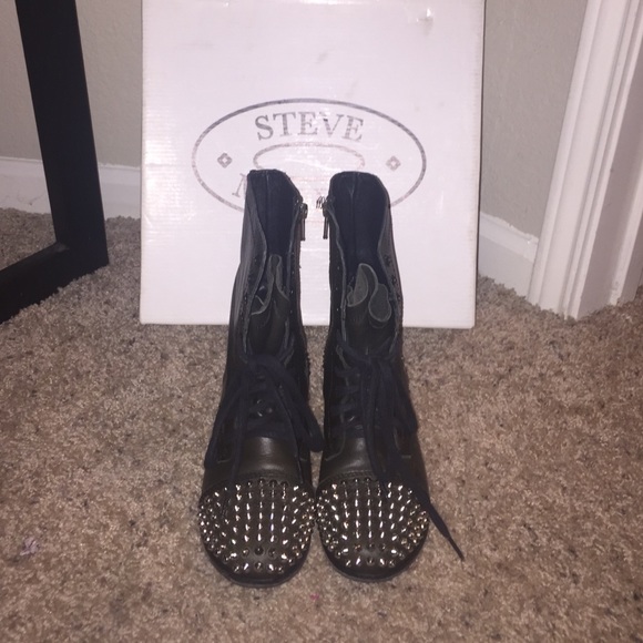 Steve Madden Tarnney Grey Leather boots