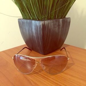 ✨Goldish✨/ Tan Aviator Sun Glasses 👓