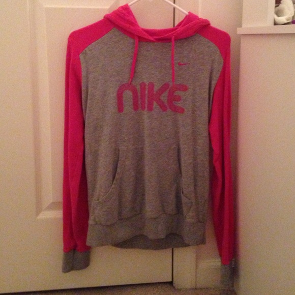 NIKE SWEATSHIRT