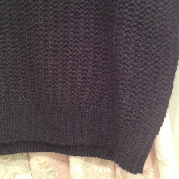 PHILOSOPHY • Navy Blue Light Weight Pull Over - Picture 3 of 4