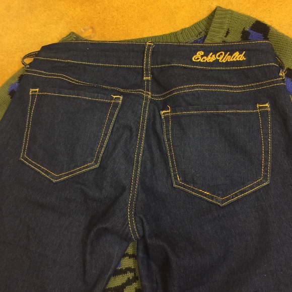 💥DONATED💥Echo jeans - Picture 3 of 4