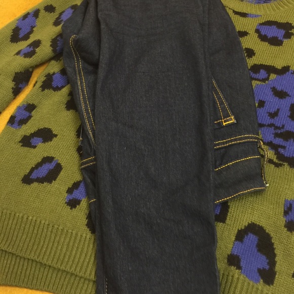 💥DONATED💥Echo jeans - Picture 4 of 4