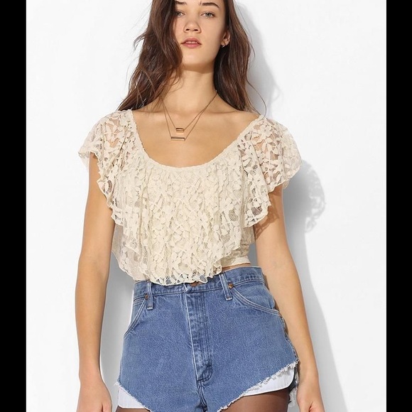 Urban Outfitters Tops - 🎉FLASH SALE🎉🆕 Lace ruffled top
