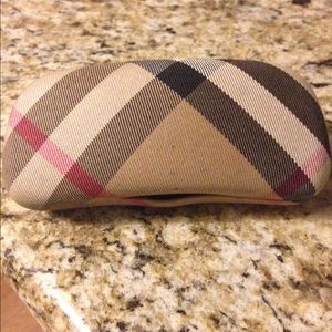 Berberry sunglasses case