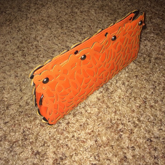 Purse - Picture 1 of 4