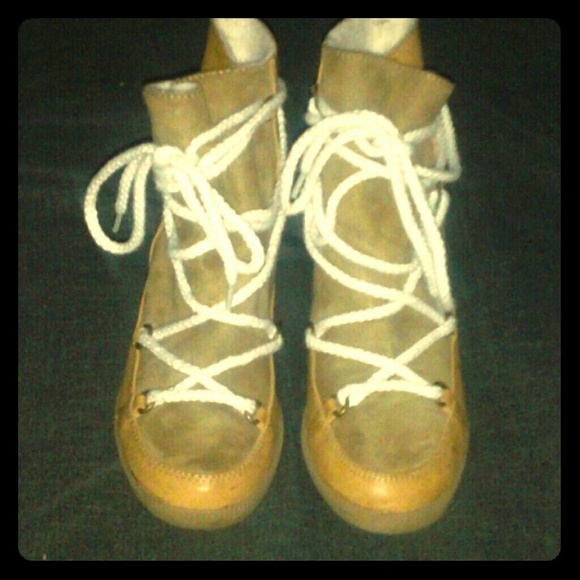 Forever 21 Tan wedge sneakers