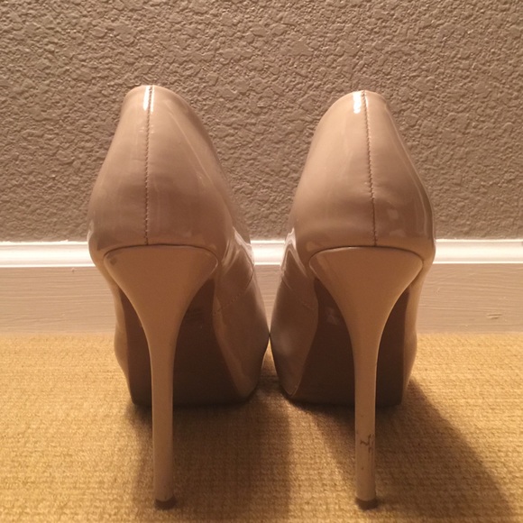 Cathy Jean Pumps - Picture 2 of 3