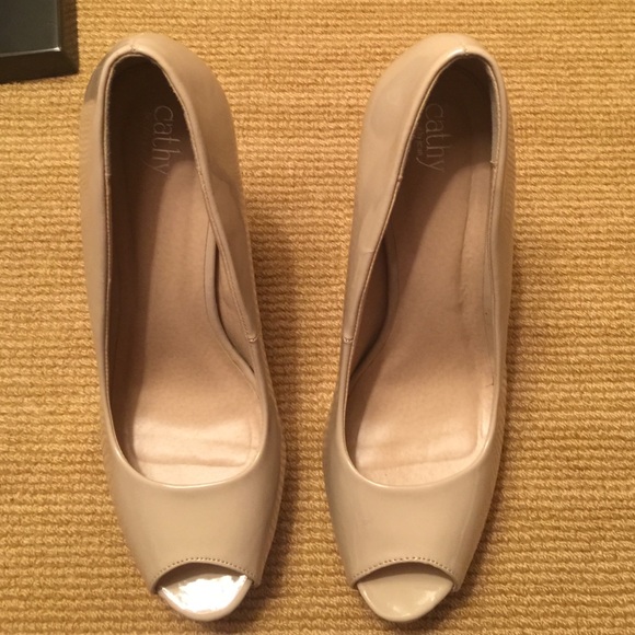 Cathy Jean Pumps - Picture 3 of 3