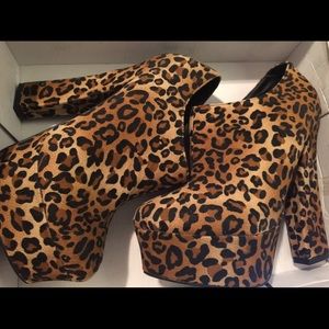 Leopard Platform Heels 🌟
