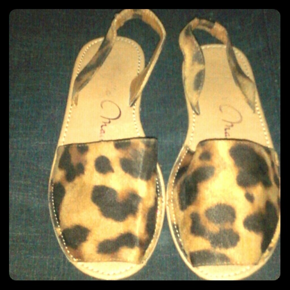 Cheetah print open toe/ sling back sandals