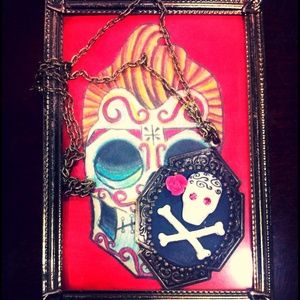 Skull and crossbones pin up pendant