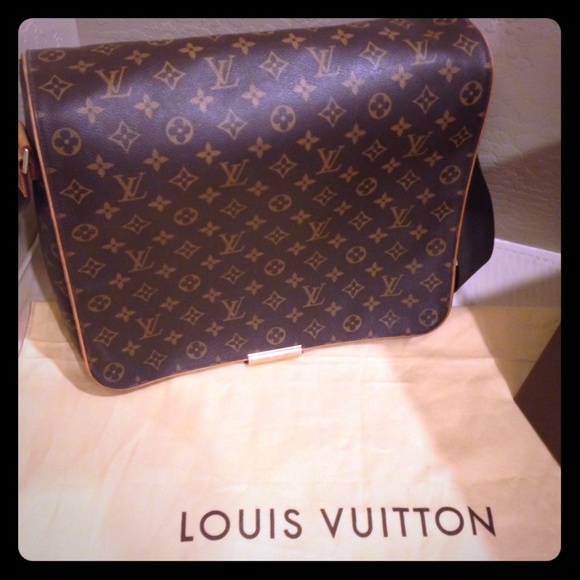 👜❤ Louis Vuitton Abbesses ❤️ REDUCED!