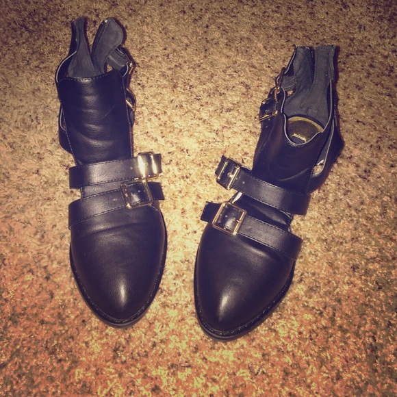 Shoes - Picture 1 of 3