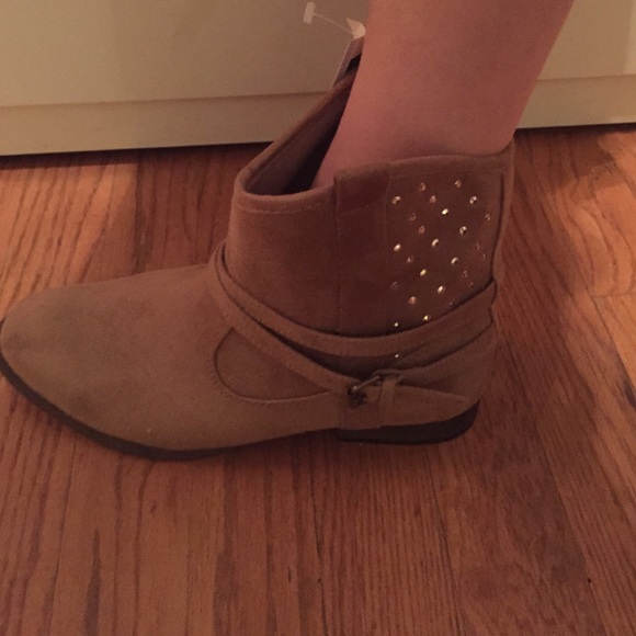 Brand new never worn tan boots with gem