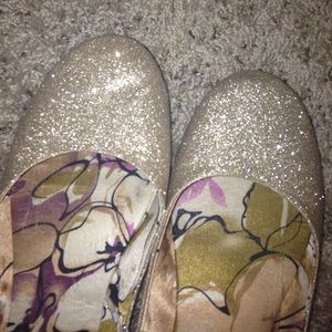 Faded glory beige flats