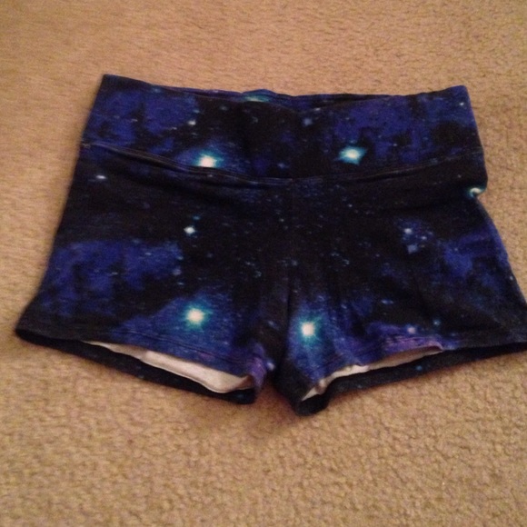 GALAXY VS PINK YOGA SHORTS