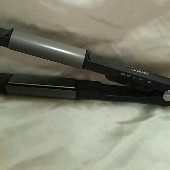 Conair straightener - Picture 1 of 4