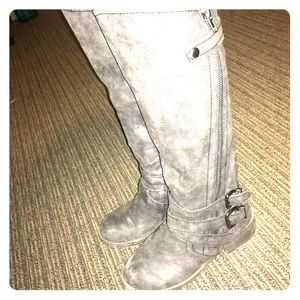 faded & distressed grey JustFab Calvin moto boots