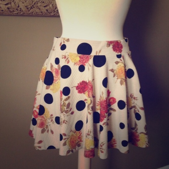 Zara Dresses & Skirts - Zara skirt