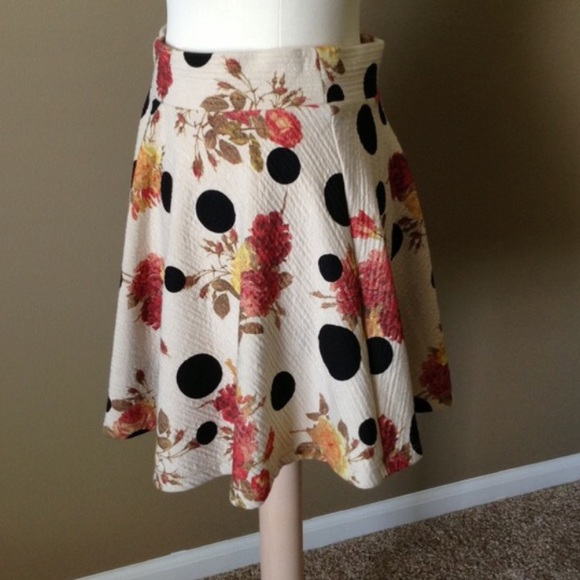 Zara skirt - Picture 3 of 4