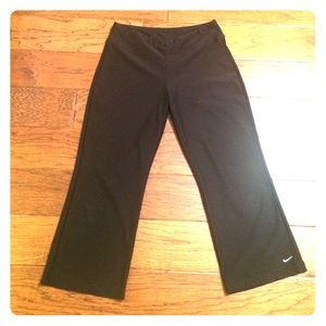 NIKE FIT FLAR CAPRIS BLACK SIZE SMALL