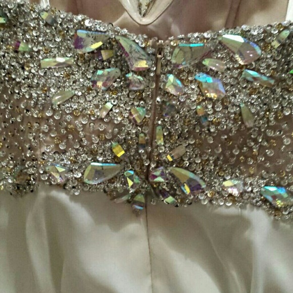 πHP 5/18π White & Gold Terani Prom Dress!! - Picture 4 of 4