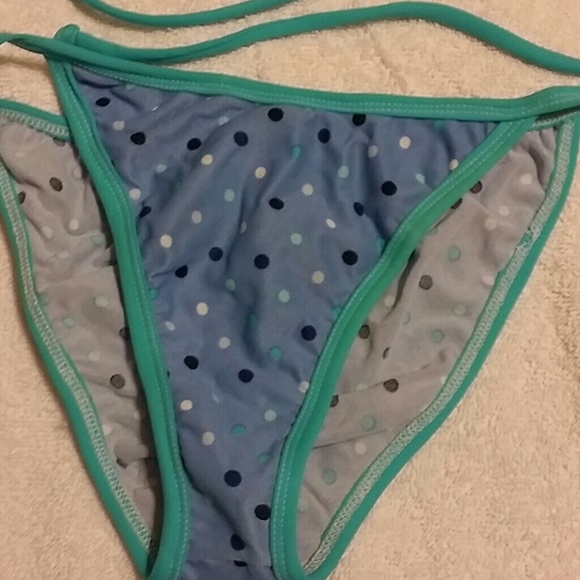 Bikini - Picture 3 of 3