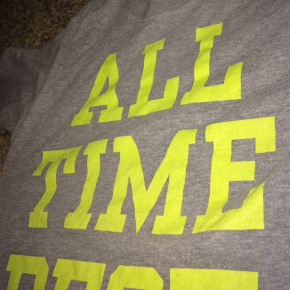 Nike - Picture 2 of 3