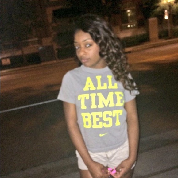 Nike - Picture 3 of 3