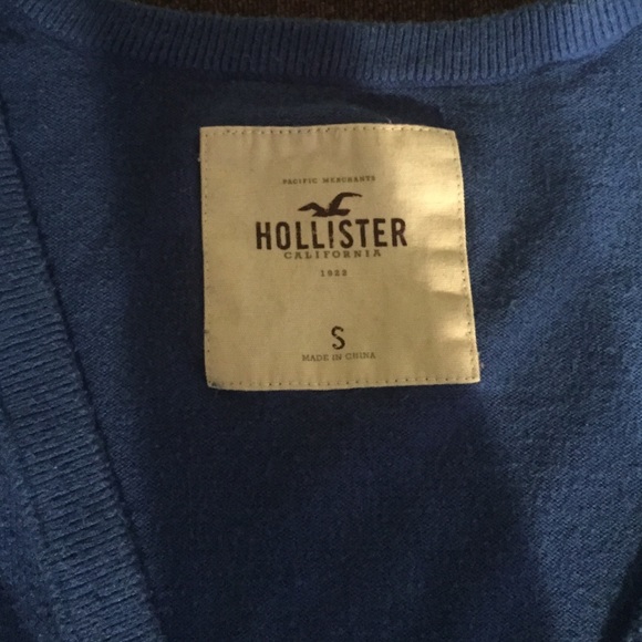 Hollister sweater - Picture 2 of 3